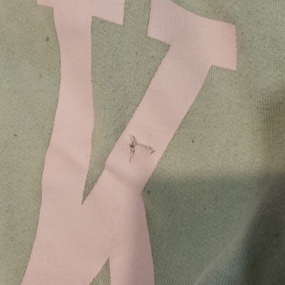 Pullover - Picture 2 of 3